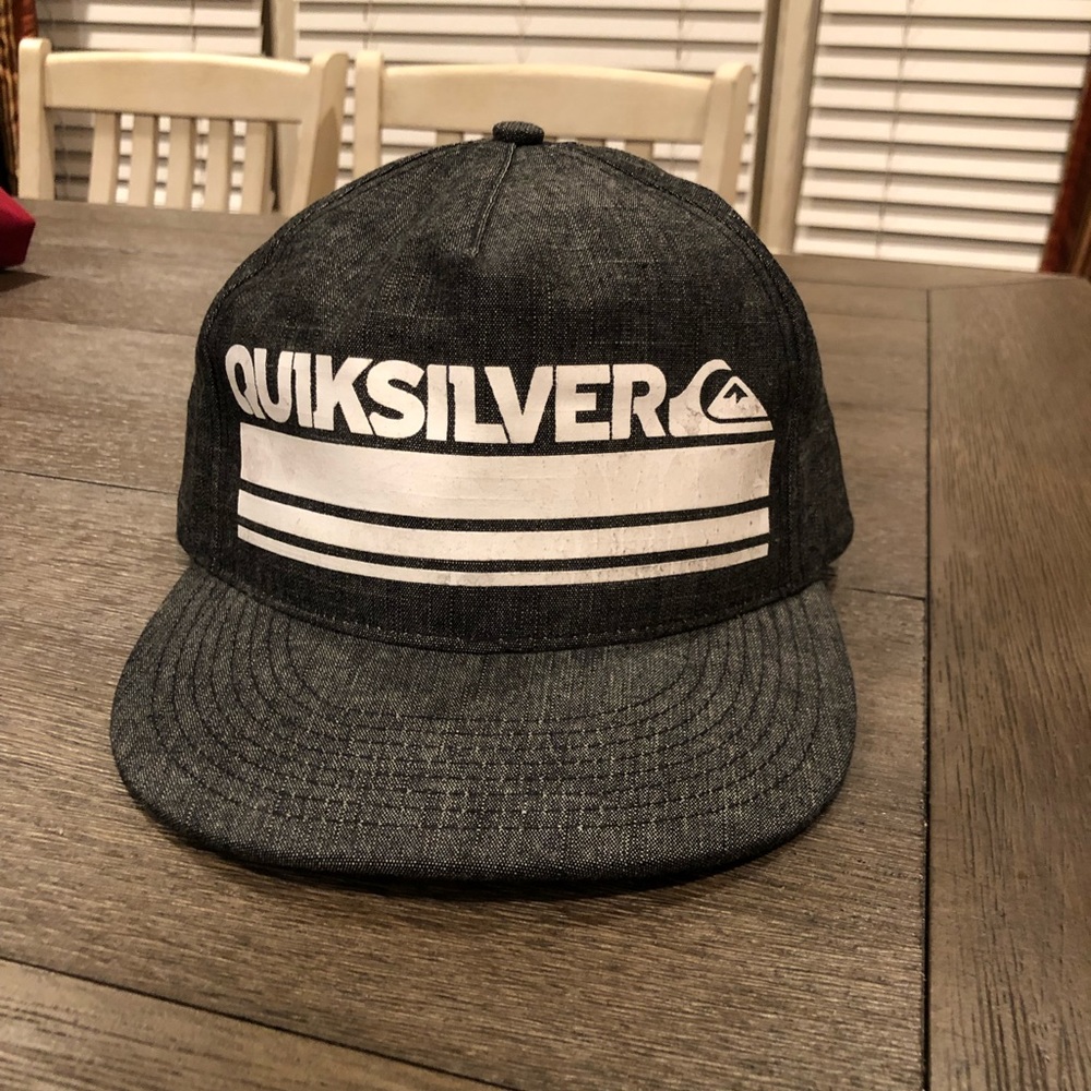 Quicksilver SnapBack hat NWOT